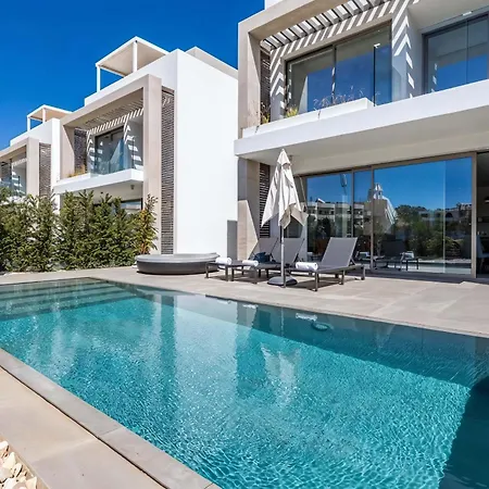 Azure Luxe Vilă